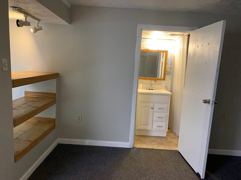 Building Photo - 3201 Catskill Ct