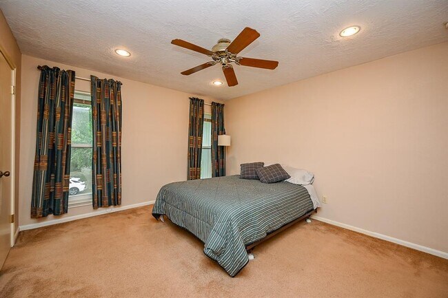 Building Photo - 11503 Briar Rose Dr