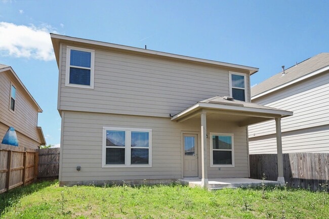 Building Photo - Spacious 2-Story Home w/ Open Floor Plan & Private Yard – St. Hedwig