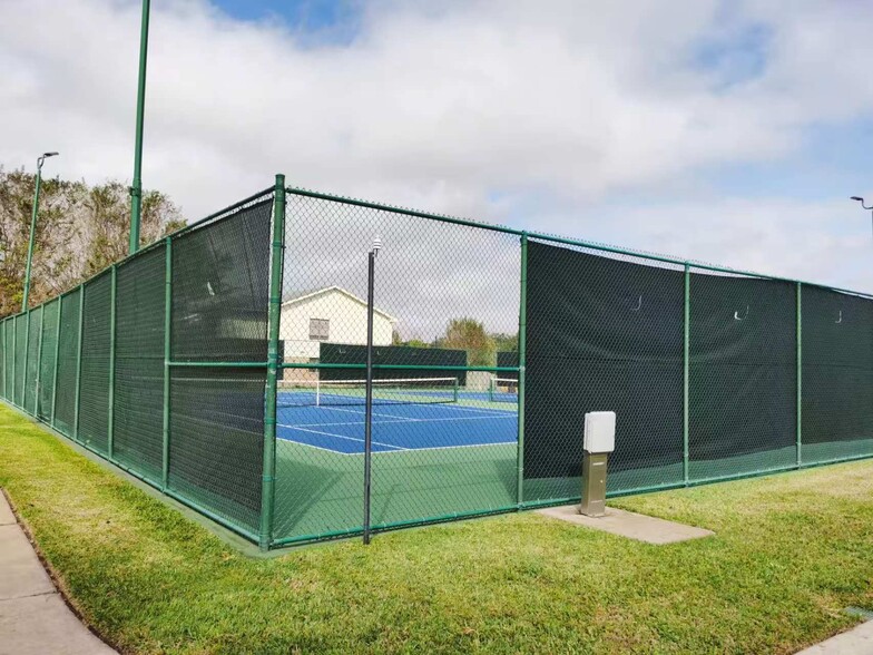 Community tennis court - 3206 Sturbridge Ln