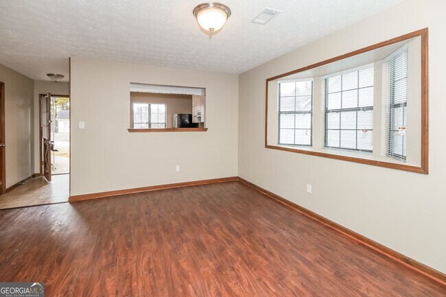 Building Photo - 5297 Brentwood Rd