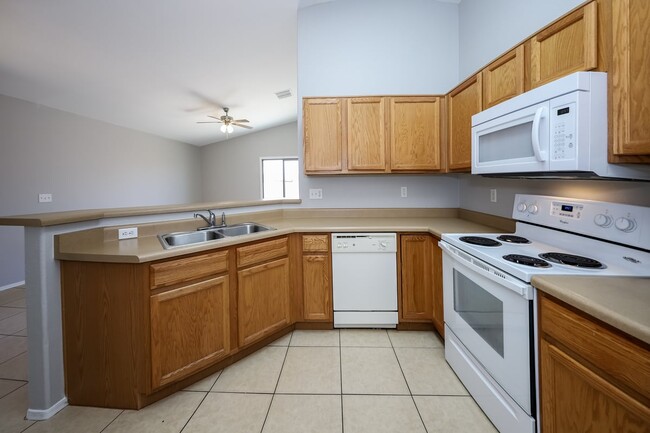 Building Photo - 6807 W Quailwood Way