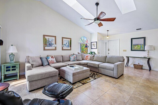Building Photo - 1528 Ocean Dunes Cir