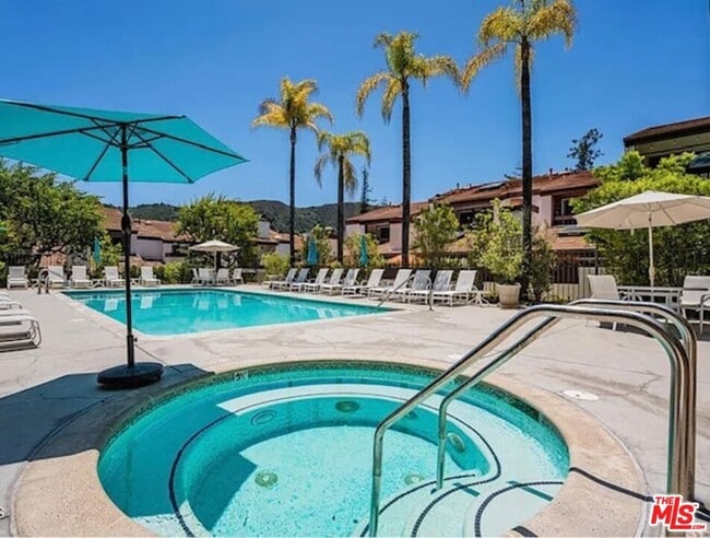 Building Photo - 17213 Palisades Cir