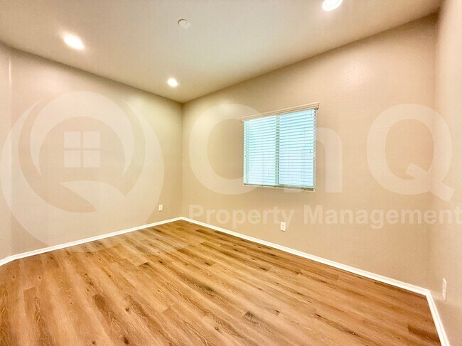 Building Photo - 10831 W Bronco Trail
