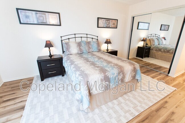 Building Photo - 1000 Cove Cay Dr