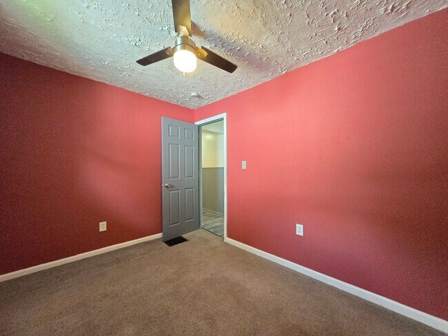 Building Photo - 2832 Rushland Dr