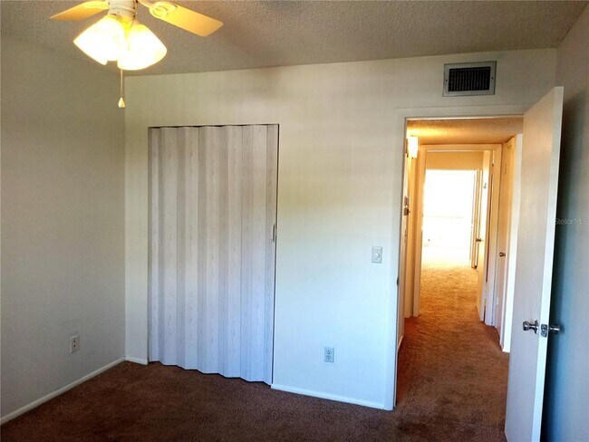 Building Photo - 2427 Rhodesian Dr