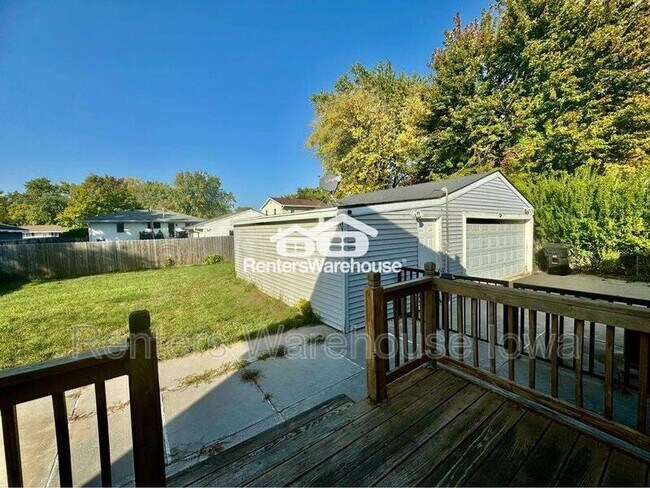 Building Photo - 275 Christopher Ave