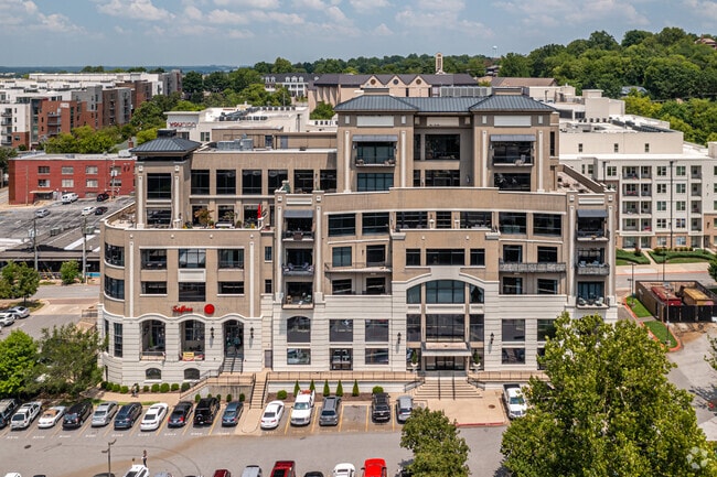 Building Photo - Legacy