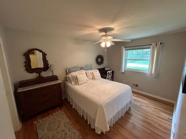Building Photo - 4545 Manchester Dr