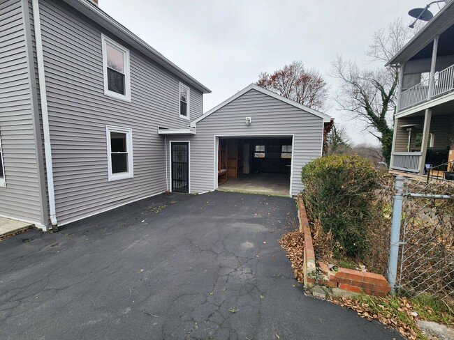Building Photo - Remodeled Single Family