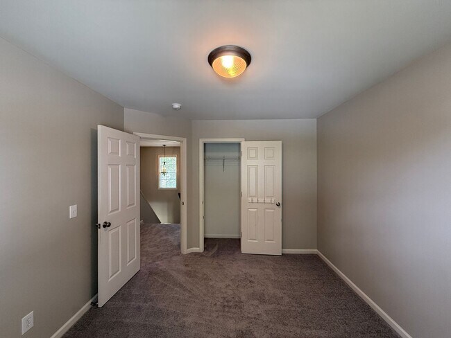 Building Photo - 2403 Mid Salem Dr