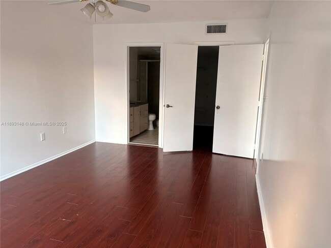 Building Photo - 4172 Inverrary Dr
