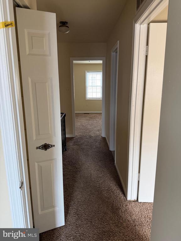 Building Photo - 9 Autumn Hill Way