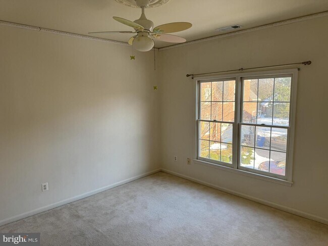 Building Photo - A rare opportunity to experience spacious, sophisticated living in a premier location.
