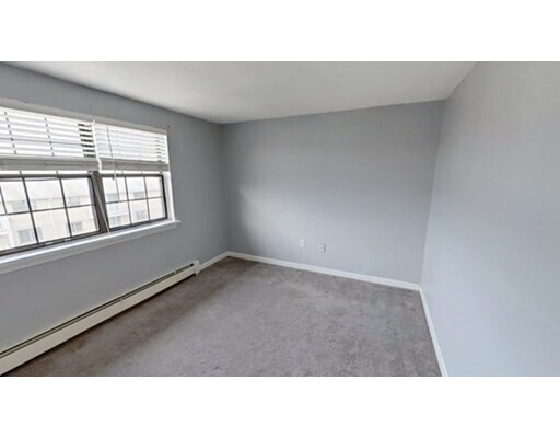 Building Photo - 18 Kenmar Dr