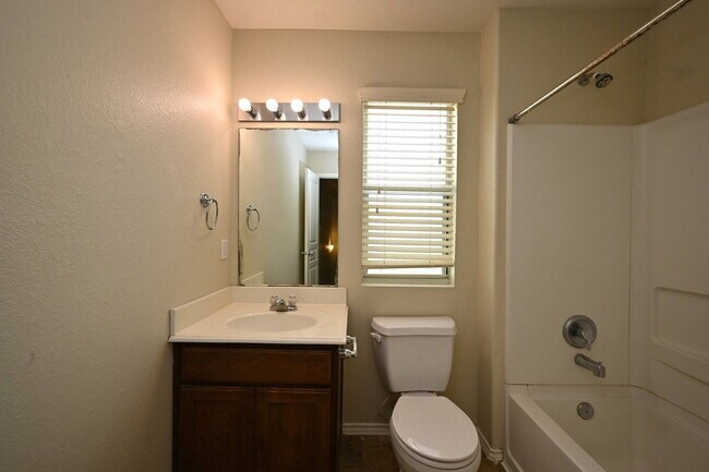 Building Photo - 16806 Mammoth Springs Dr