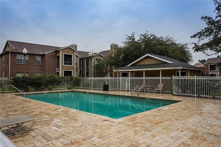 Building Photo - 5600 Devonbriar Way