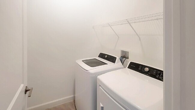 Building Photo - Annual Three Bedroom, Two Bath Villa, with...