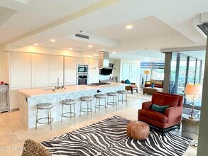 Building Photo - 7117 E RANCHO VISTA Dr