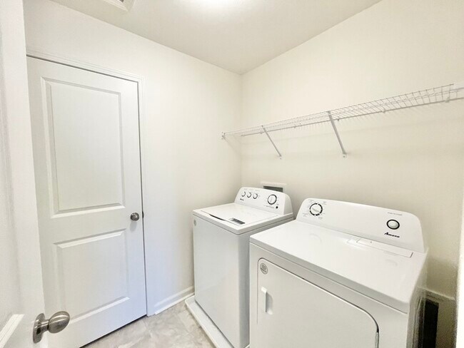 Building Photo - 1350 Eagle Claw Dr