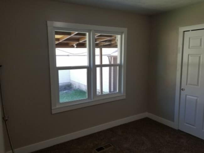Building Photo - Lovely 2 Bed/2 Bath Home