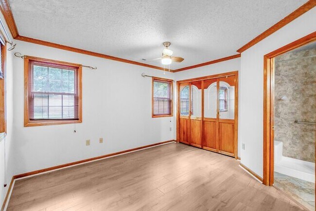 Building Photo - Space to Live, Room to Dream, 4BR/2BA with flex space, office, 2 car dettached garage and ample p...