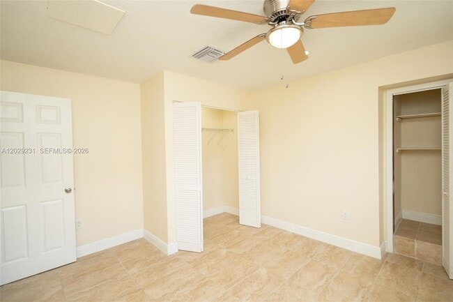 Building Photo - 5613 Pierce St