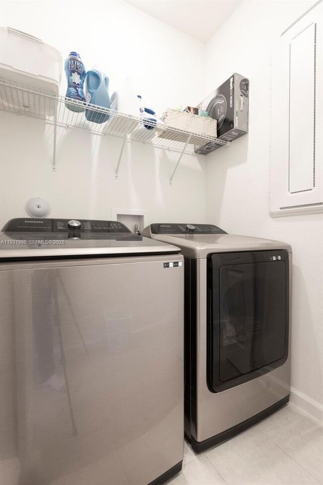 Building Photo - 15953 SW 2nd St