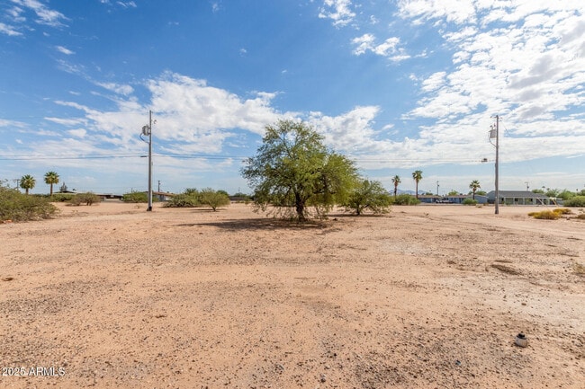 Building Photo - 4015 N Montezuma Dr