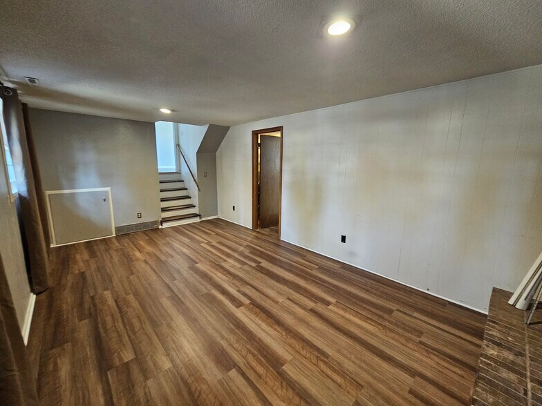 Building Photo - 3627 Mesa Grande Dr