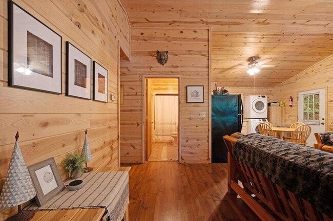 Building Photo - 206 Orca Rd