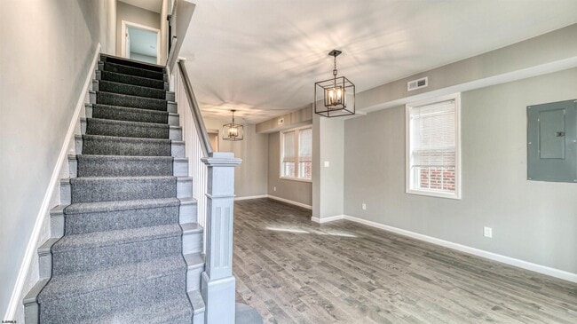 Building Photo - 103 N Harvard Ave