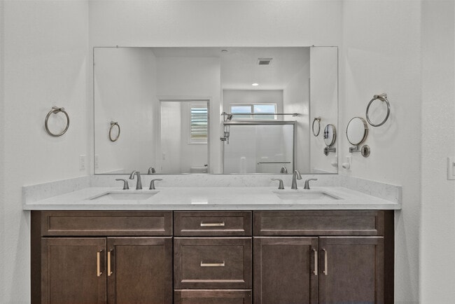 Building Photo - 14610 Isla Vista Dr