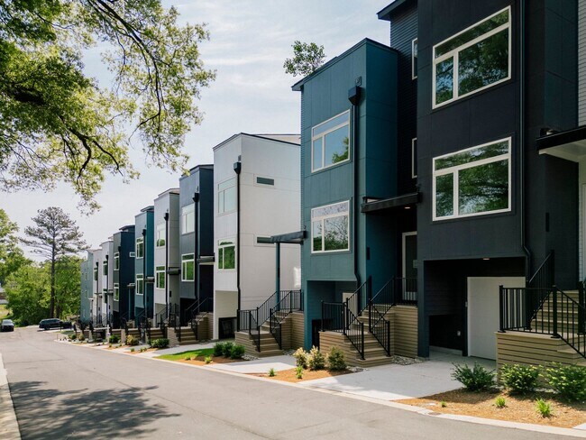 Building Photo - **OFFERING 50% OFF FIRST MONTH'S RENT, WAI...