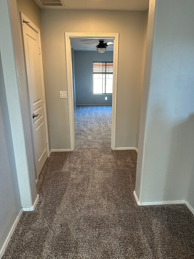 Building Photo - 1736 E Joseph Way