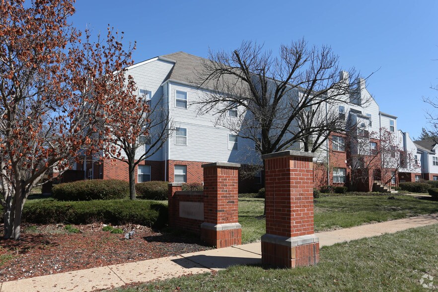Westminster Place Apartments and Townhomes 4005 Westminster Pl Saint
