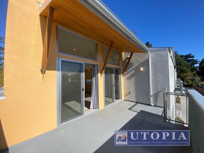 Building Photo - Newly Built 3Bd/2Ba Townhouse Style Home w...