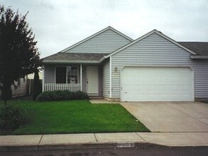 Building Photo - DeLa08