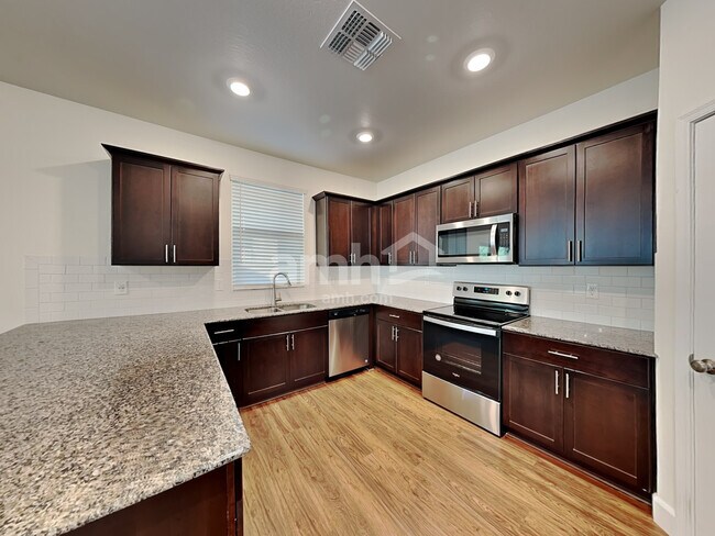 Building Photo - 670 W Laredo Ave