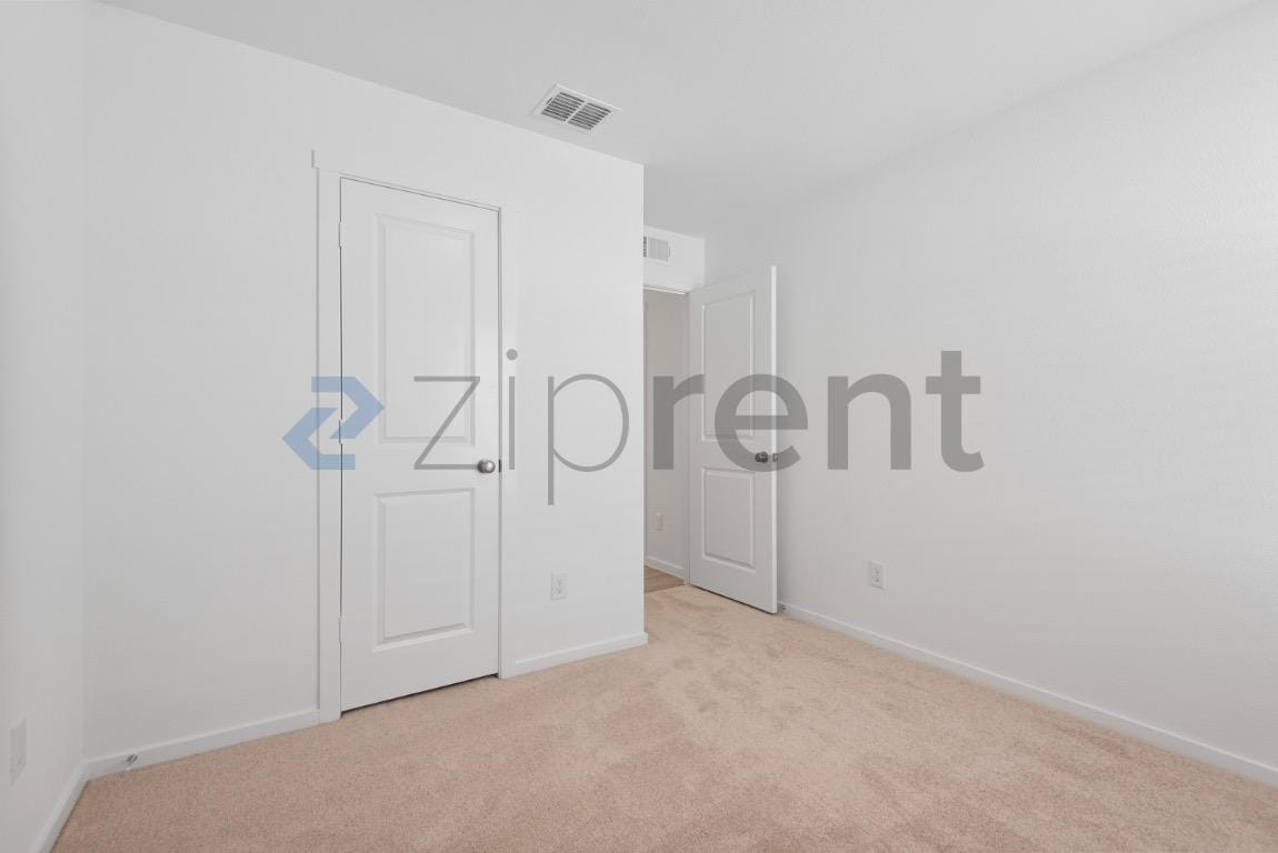 Building Photo - Unit