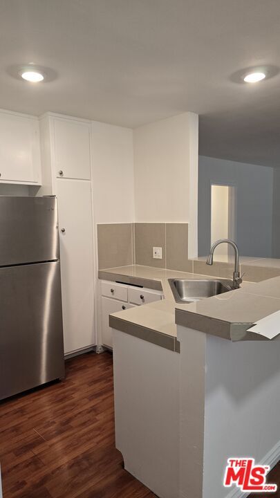 Building Photo - 350 S Hobart Blvd