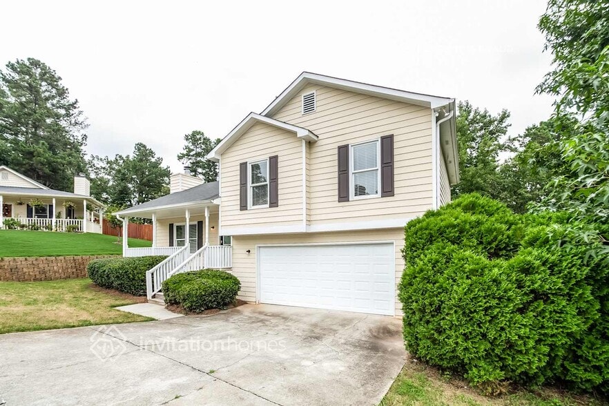 Building Photo - 715 Saddle Shoals Dr