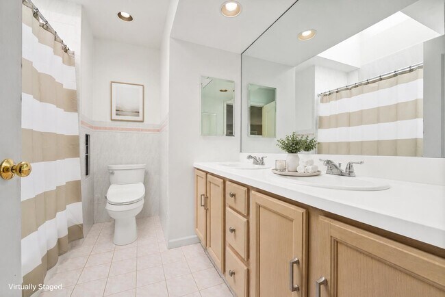 Building Photo - 926 Norgate Dr