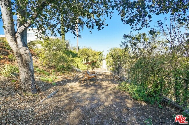Building Photo - 16210 Bertella Dr