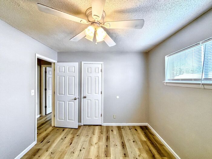 Building Photo - 6108 Welworth Ave