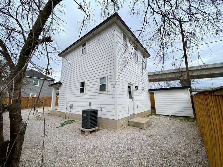 Building Photo - 7617 Carver Ave