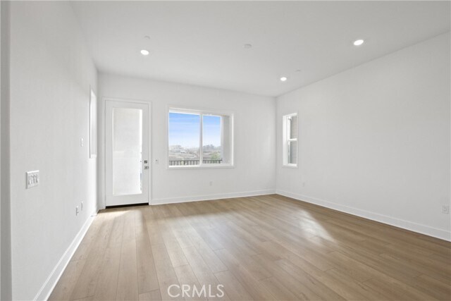 Building Photo - 409 Junco