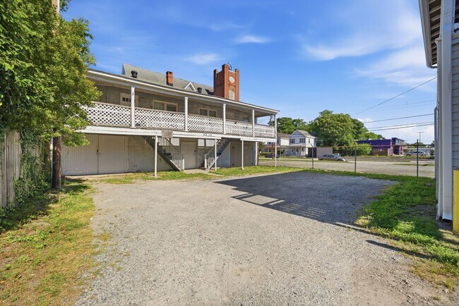 Building Photo - 212 S Armistead Ave